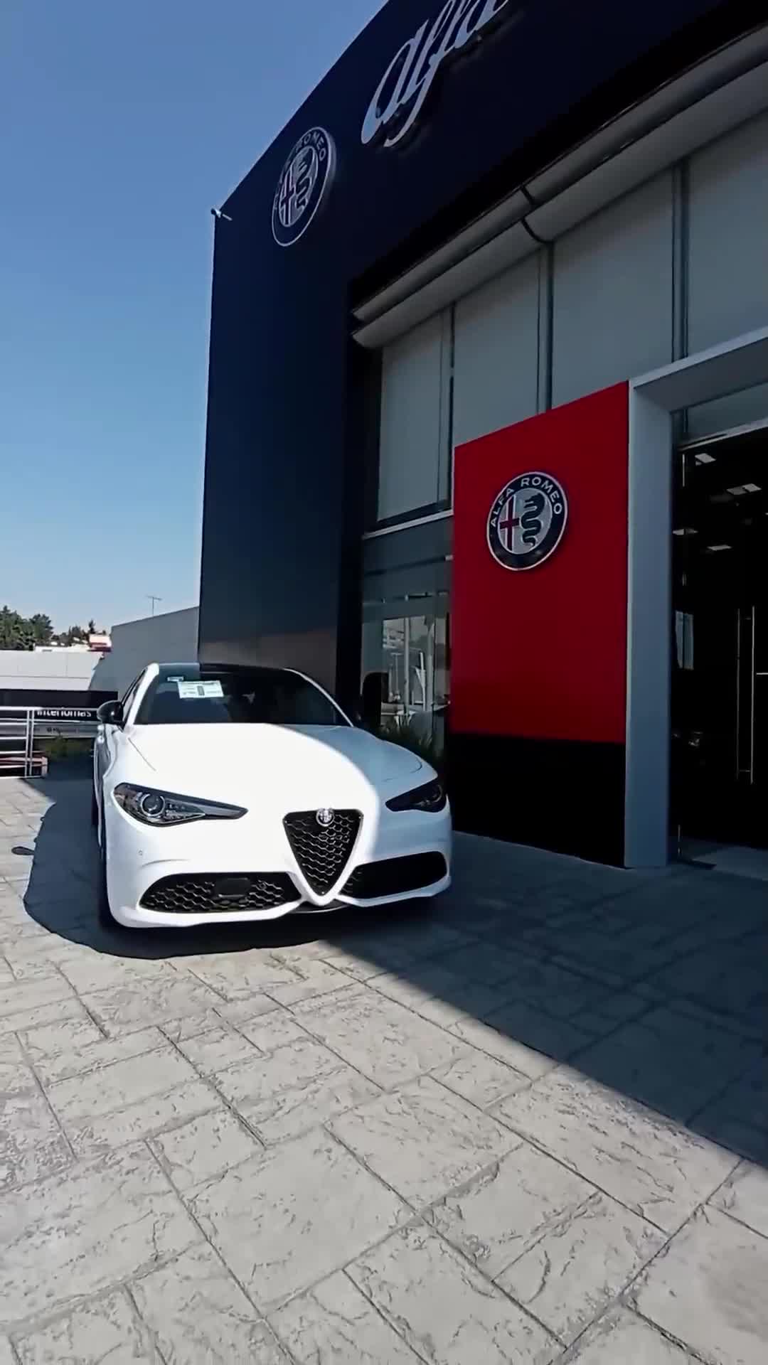 Conoce las nuevas instalaciones de Alfa Romeo y Jeep Interlomas. Te ...