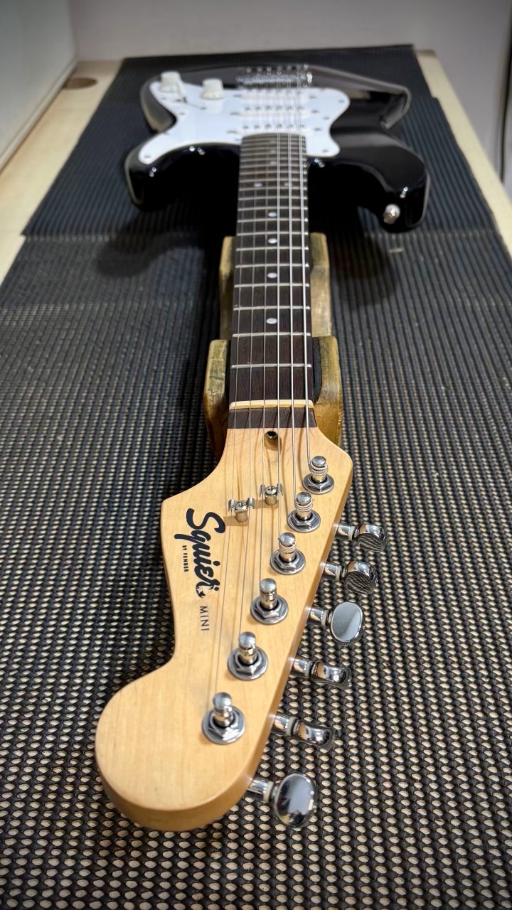 Guitar set-up SQUIER STRATOCASTER MINI