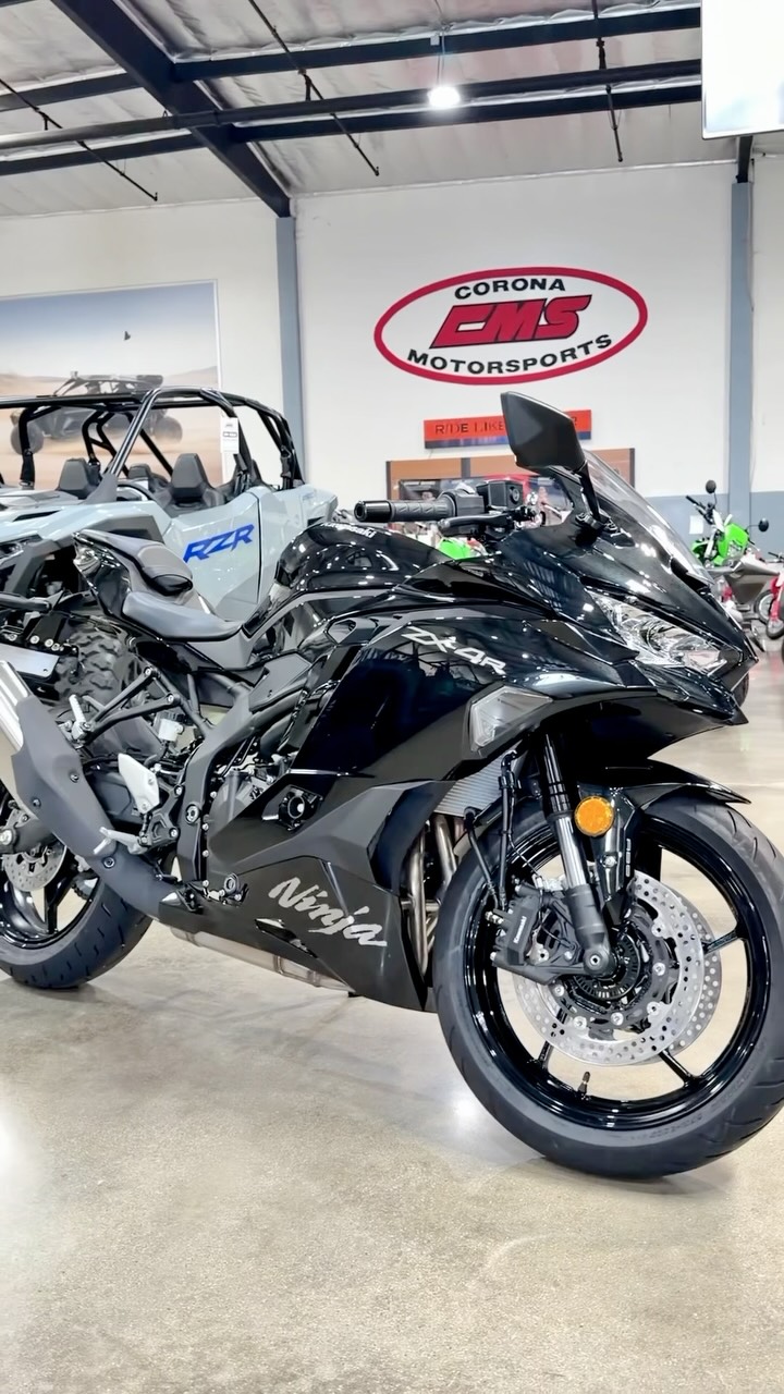 🏍️ Kawasaki ZX-4RR: Small Displacement, Big Attitude 💚 Meet the