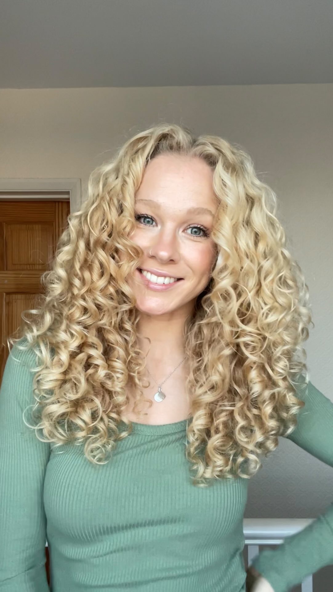 My love language at this point is round curly shape with nice short ...
