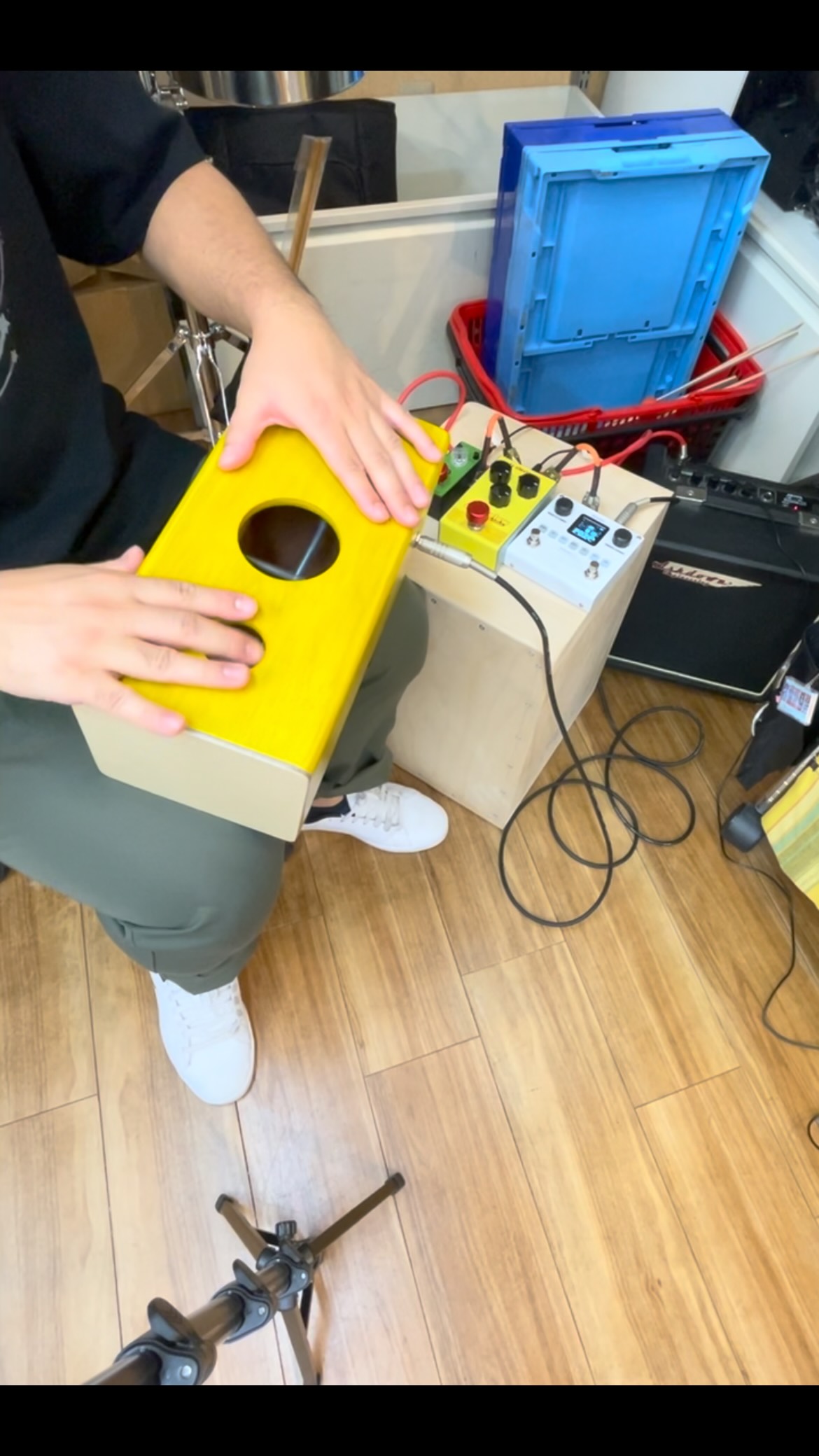 parkaのリバーブボンゴにエフェクター繋いでみた #percussion