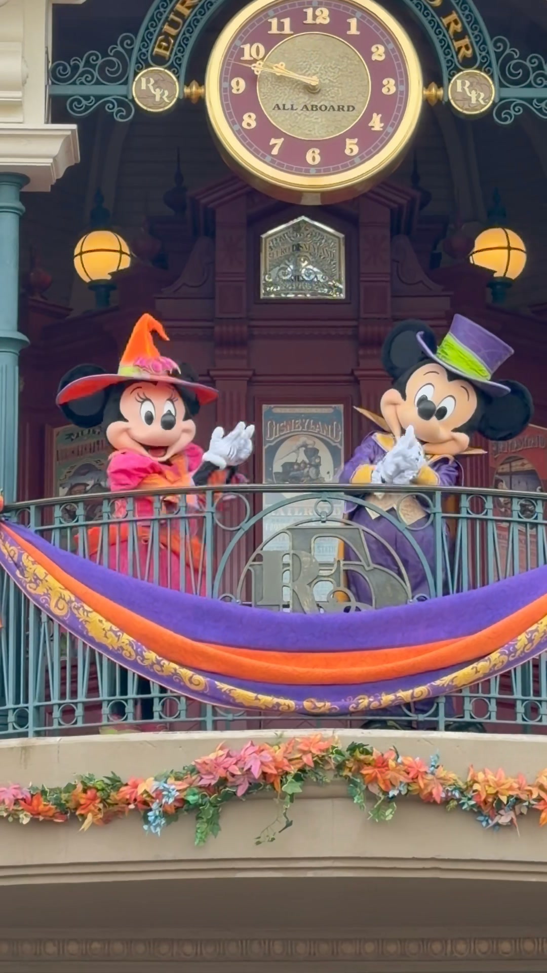 ✨ The Mouse 🎃 💜 ✨ #disneylandparis | Cave 0f Wonders