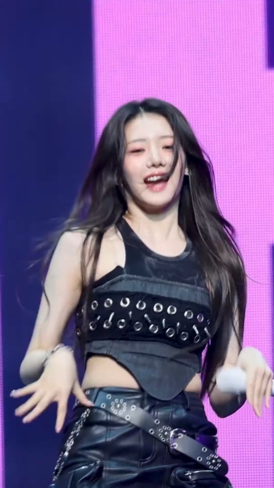 happy dain 🥹🩶 #BABYMONSTER #RORA #베이비몬스터 #로라 | BABYMONSTER RORA (로라 ...