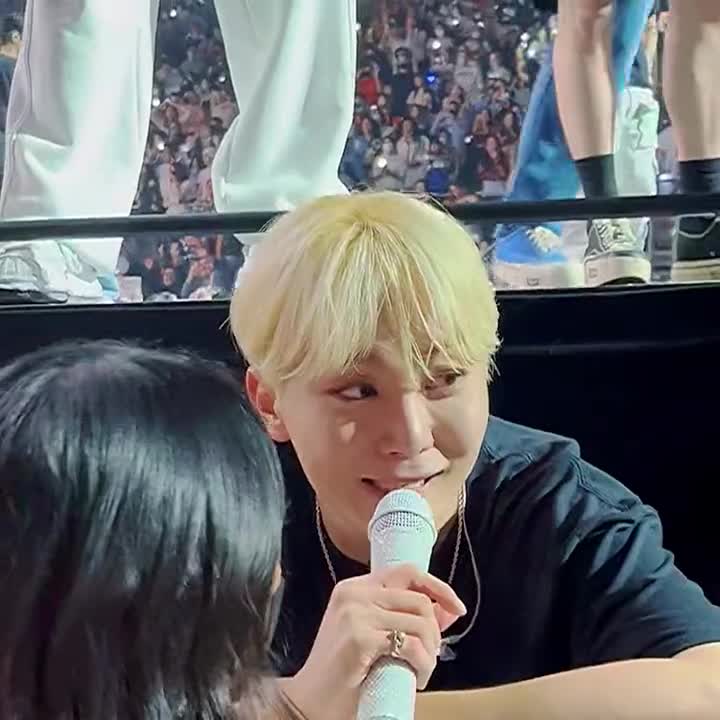 dokyeom and seungkwan dxs serenade on stage carat zone previews