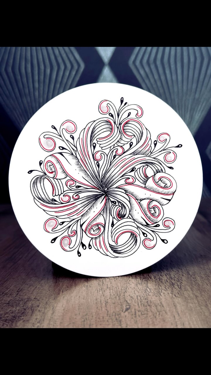 Super easy Celtic pattern drawing ! See my YouTube channel for slow 1 ...