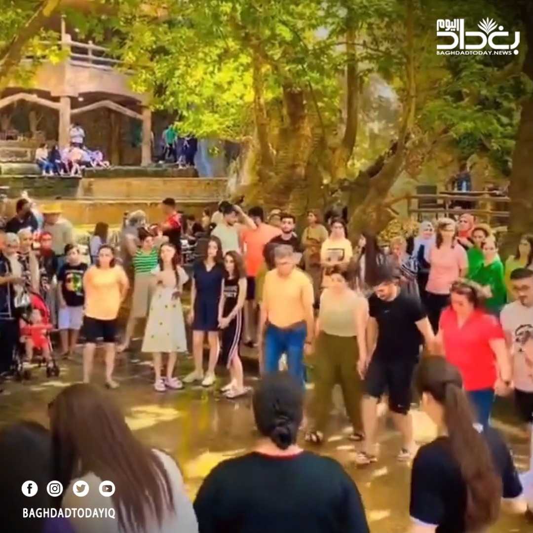 عدد من السياح يرقصون على انغام الدبكة في مصيف اشاوا بدهوك | وكالة بغداد ...