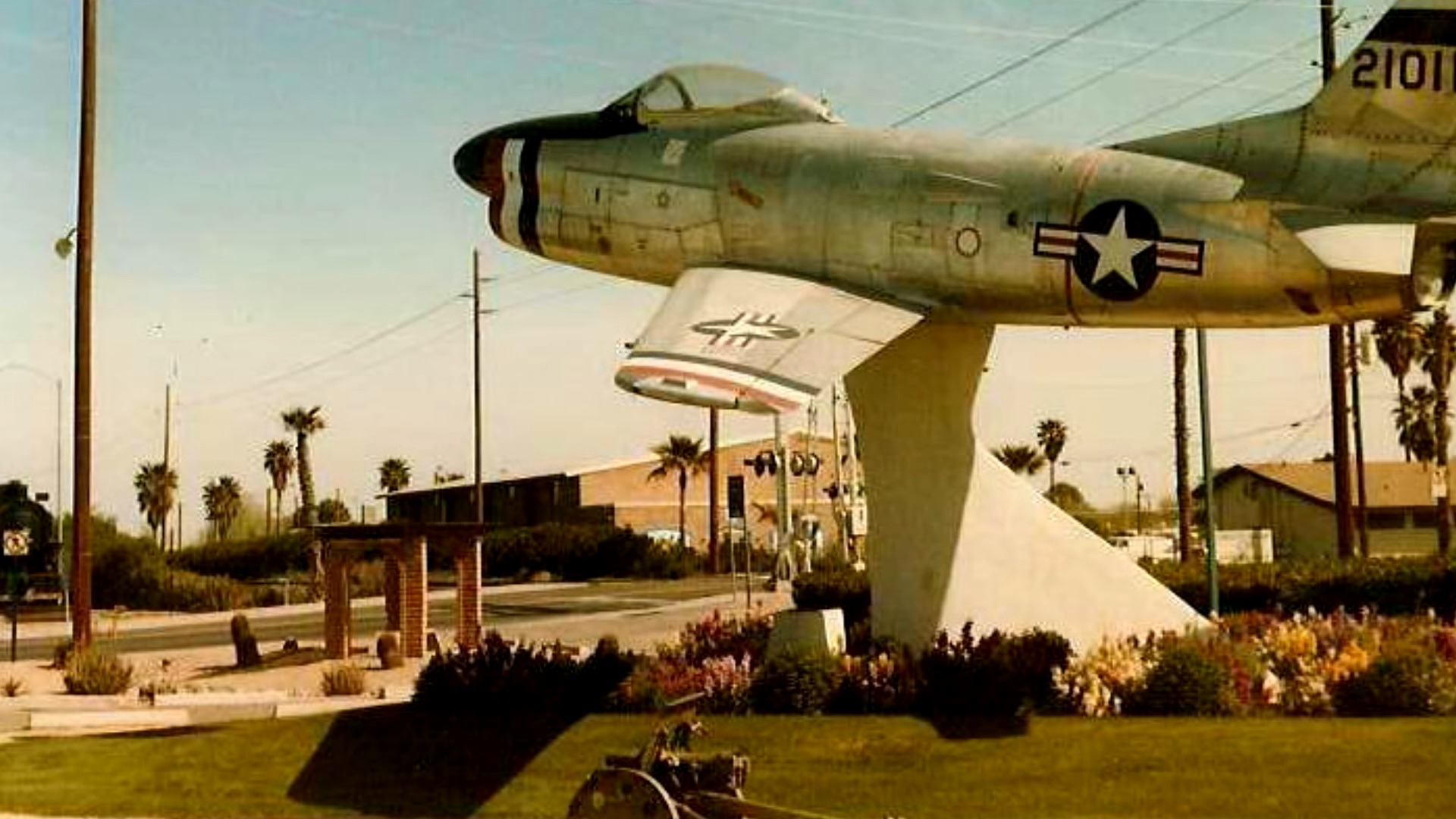 The historic F86-D Sabre Dog has been a part of Chandler since  display picture 1