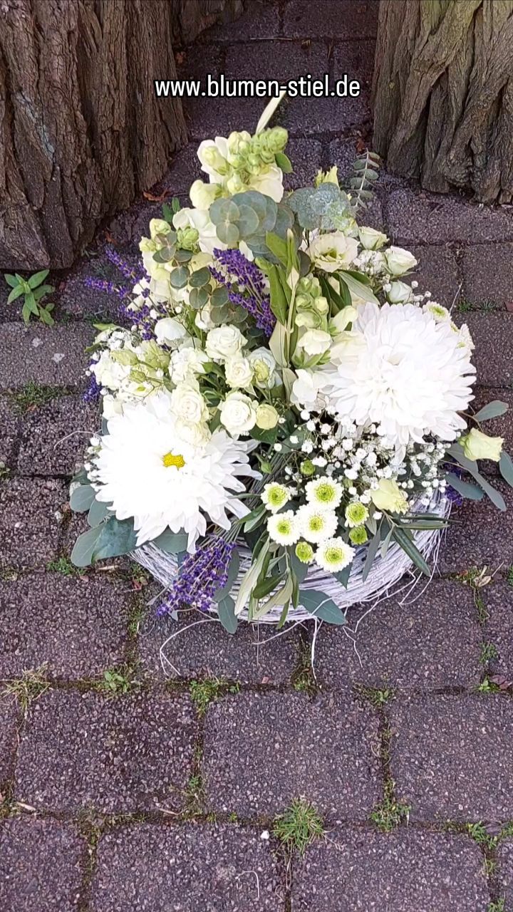 frühlingskranz aus frischen Zweigen Größe:20