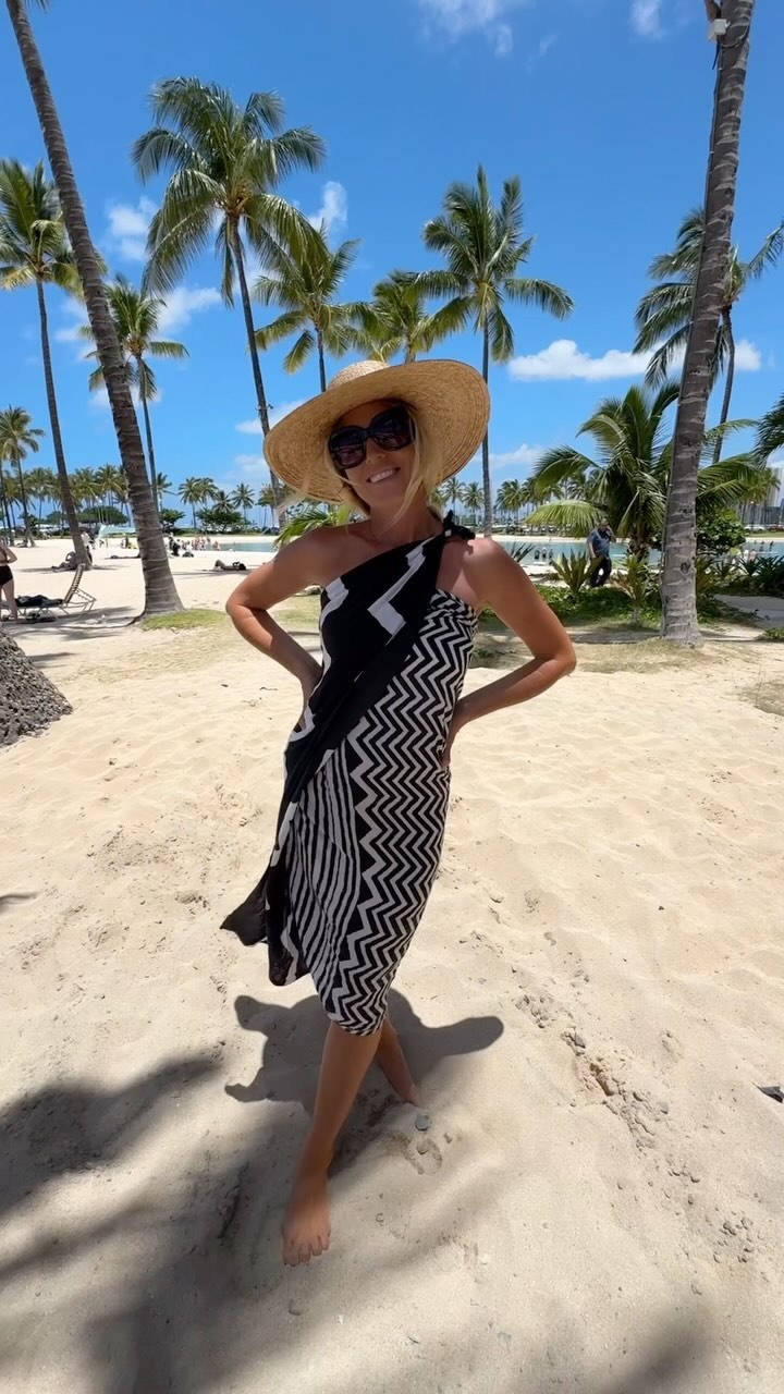 how to wear a beach wrap dress Here's cute that you can make from a sarong! Create an armhole on a vertical part of your pareo by tying on end the rest of the scarf Print:TIE DYE Sheer Mesh Pearl Beaded COLOR:Red