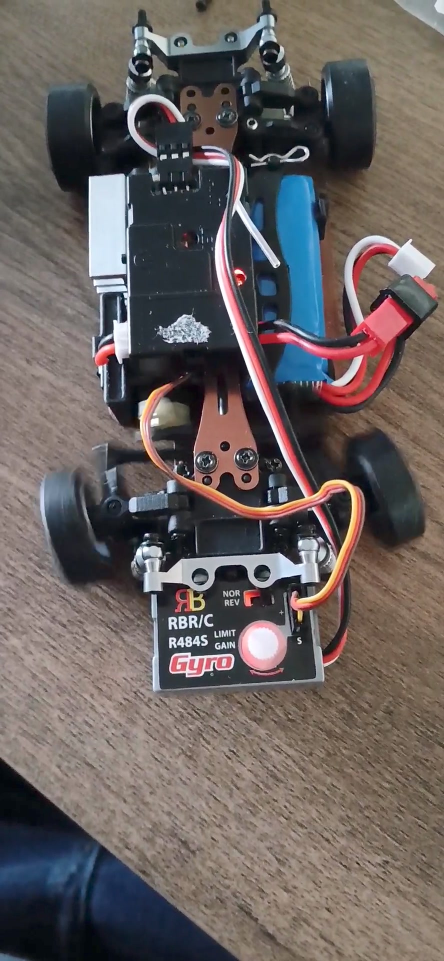 How to fix ReveD Revox gyro steering issue in R/C drift car?