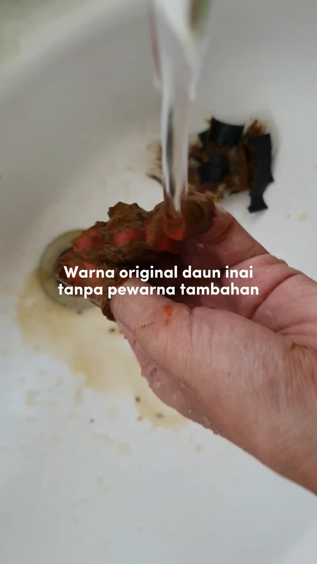100% inai daun asli tau sebab tu warna macam inai tumbuk 😁 #inaidamia # ...