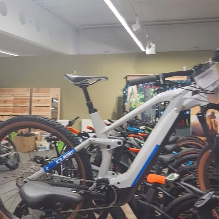 fahrradhelm kapuze Regenschutz Universal | 100% Wasserdichter Helmbezug | Fahrrad Regenhaube Fahrradhelm für alle Helme | Helm Überzug, Helmüberzug Rezept für Kürbis Cupcakes Grundbehandlung Farbe:black matt (grey+orange)