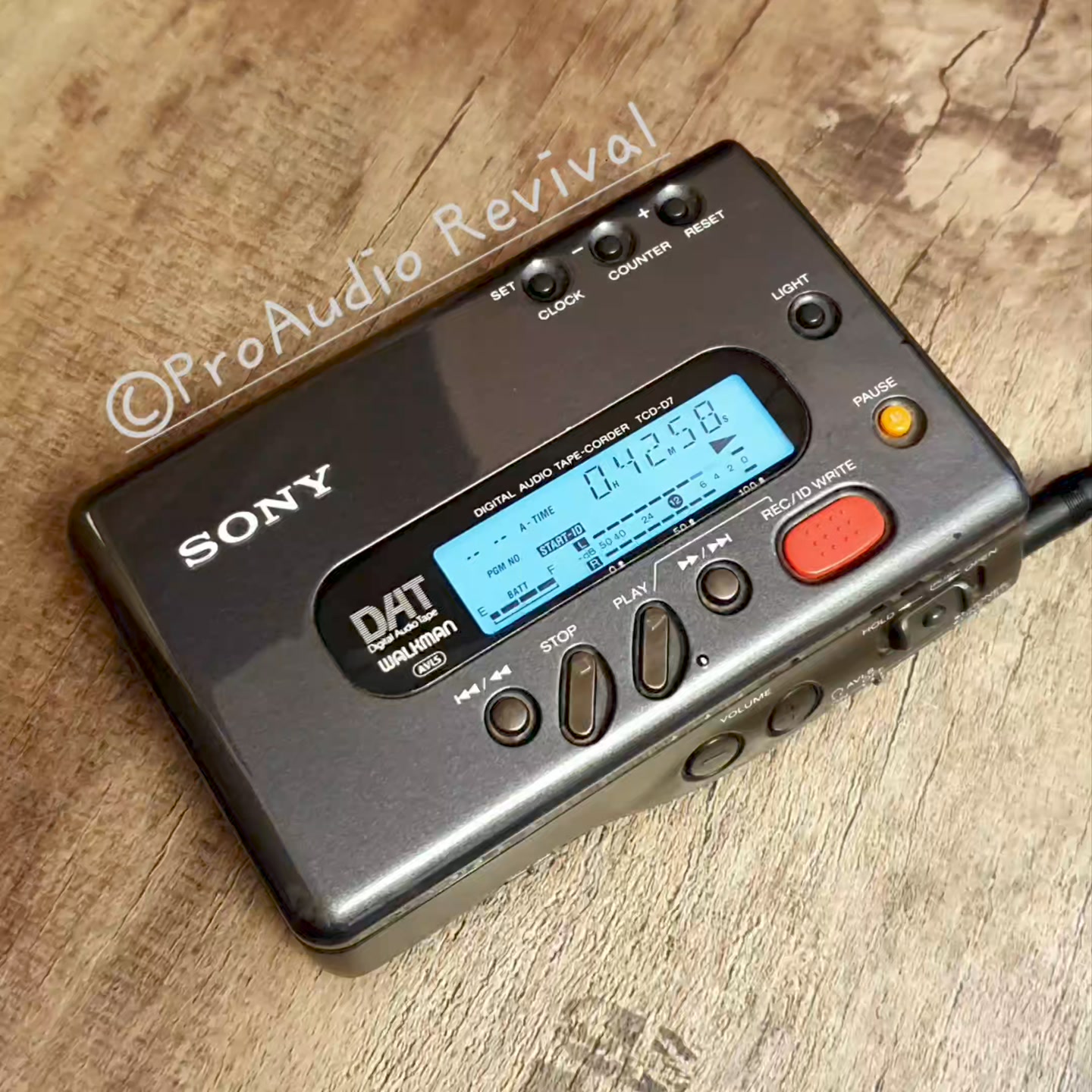 First-generation beauty—the TECHNICS SV-D1000 DAT Recorder—fixed