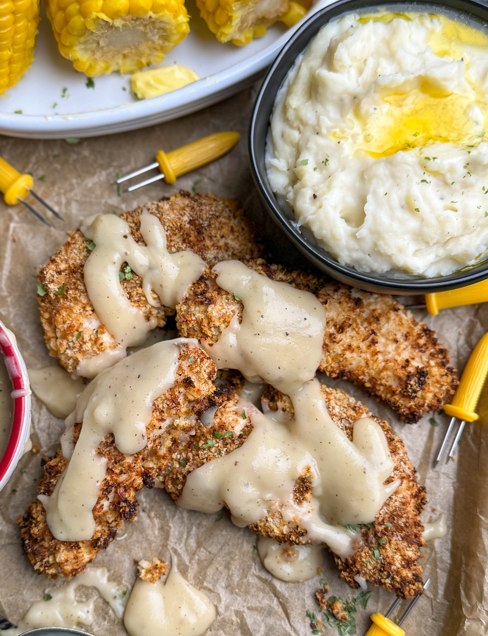 Crispy chicken strips in the air fryer with creamy gravy — easy ...