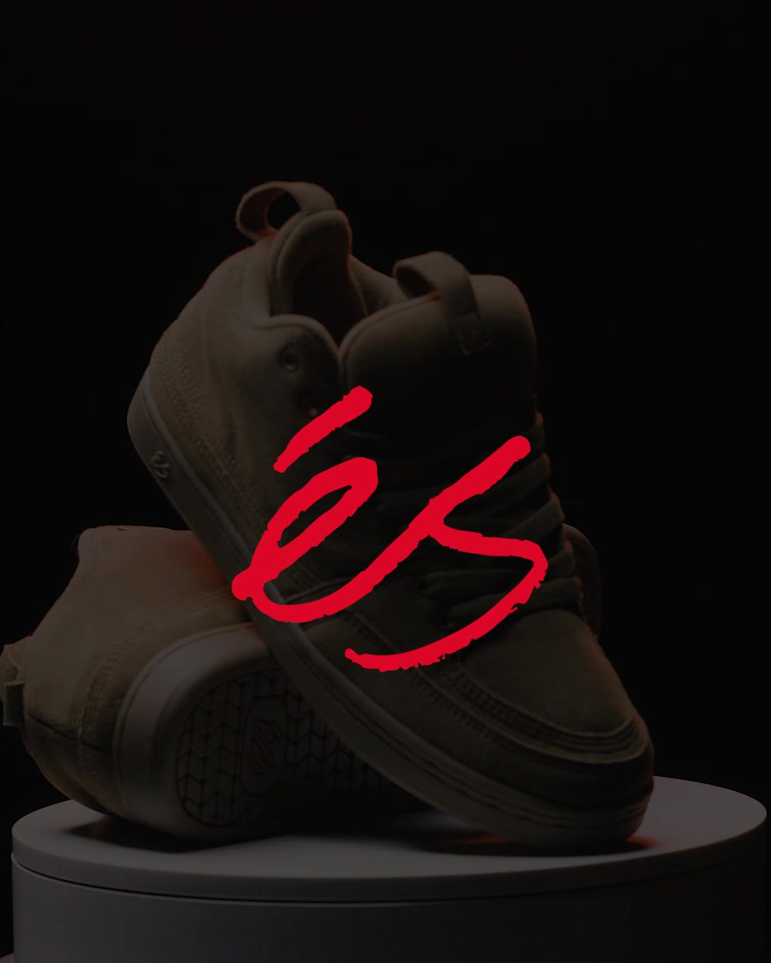 What things in life are more synonymous than the éS ACCEL OG Brown