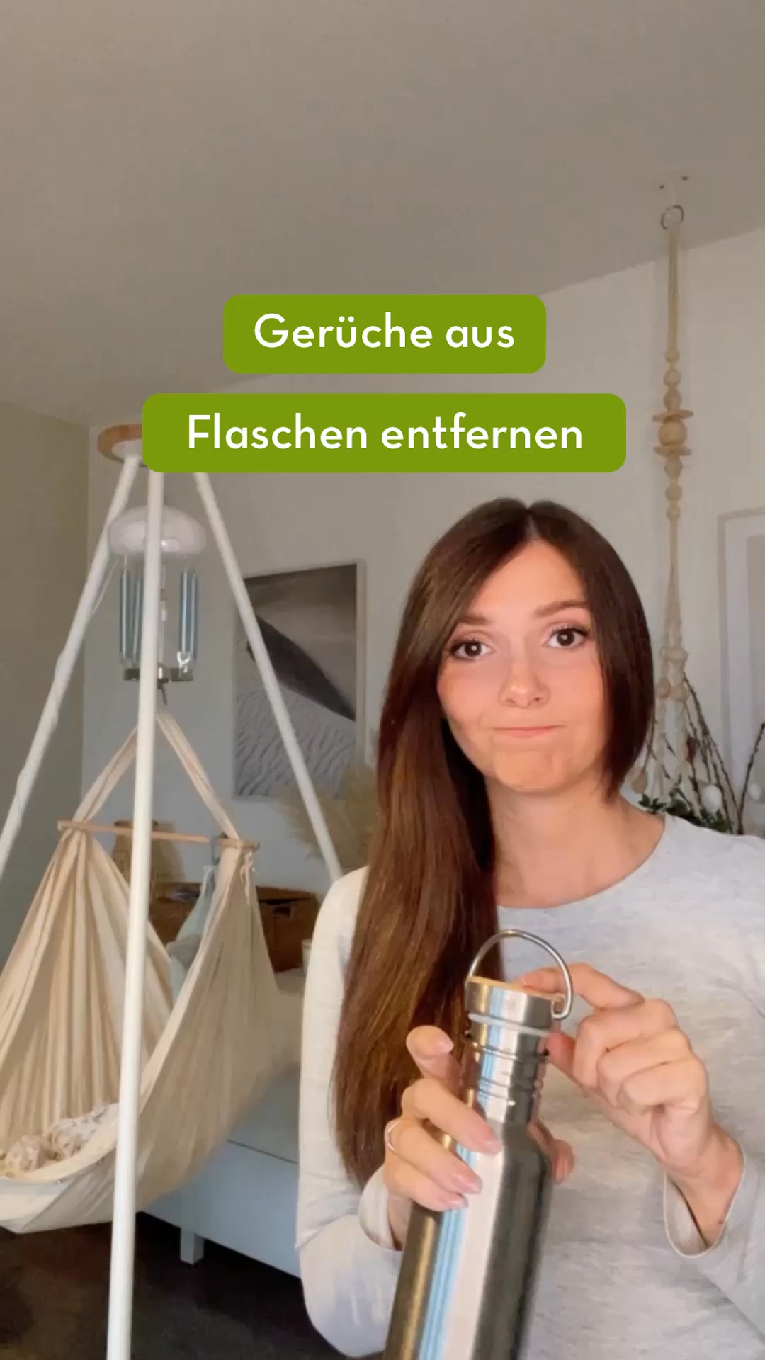 Kanntet Ihr einen von diesen Tricks schon? Oder habt Ihr noch eigene, die Ihr mit uns teilen wollt?🤓, #limango #fürfamiliengemacht #Hack #Trinkflasche #reinigen #Natron #Essig #Lemon #Trick #Reel