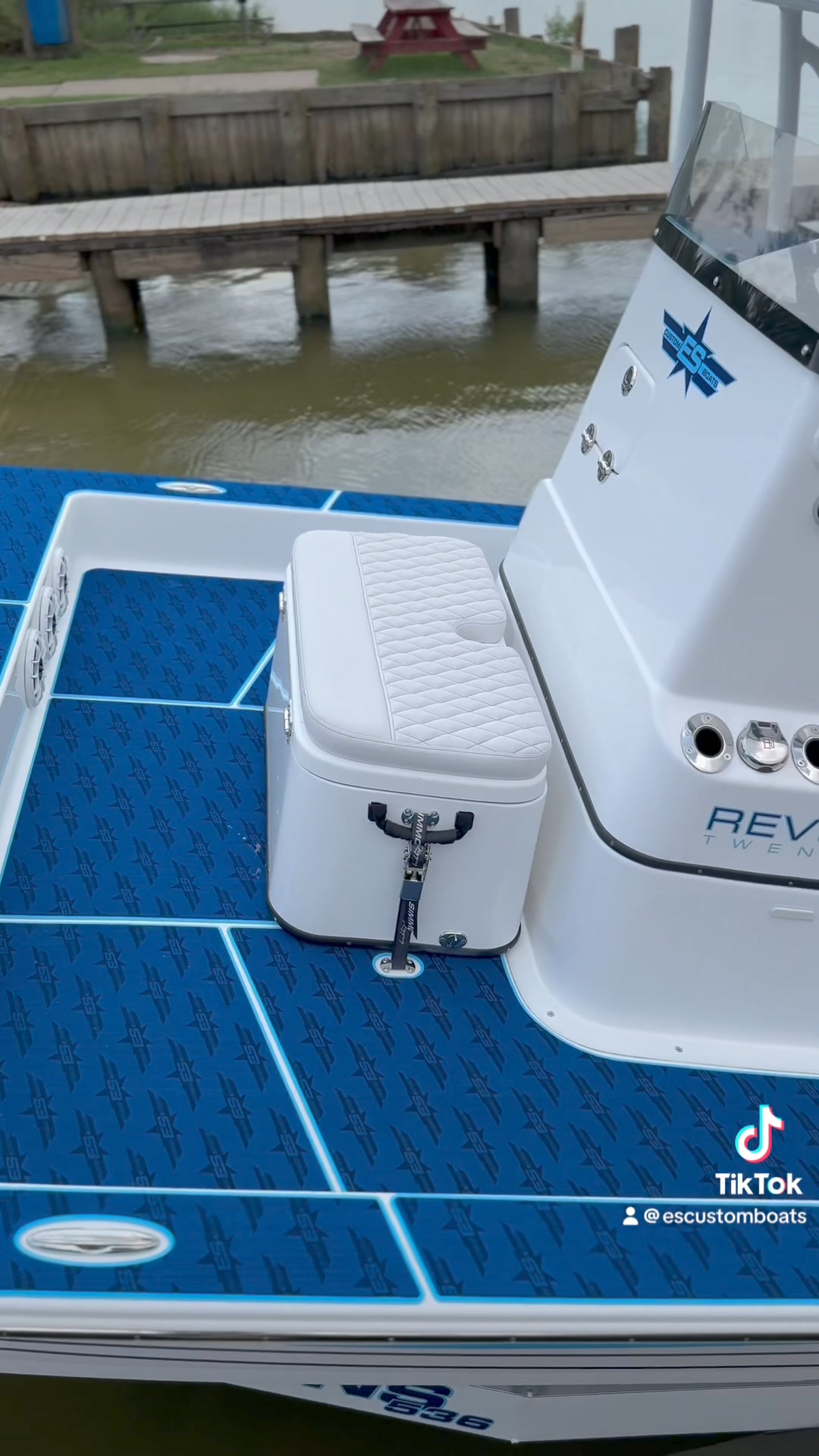 ES Custom Boats - SIMMONS Revolution 23 (#536) Riser Box / Racing 500R ...