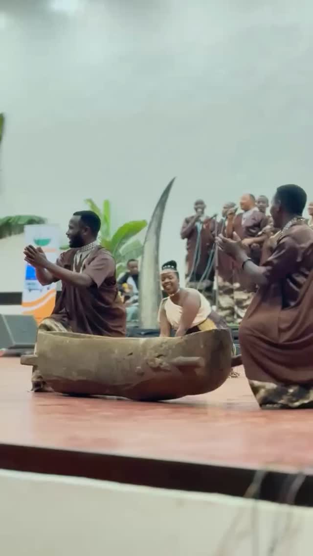 AMASHUSHO: Itorero Inyamibwa bakomeje igitaramo cyabo berekana n ...