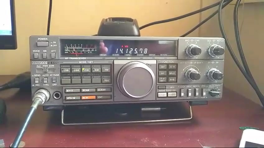Are Kenwood TS-440s or TS-440V good transceivers?