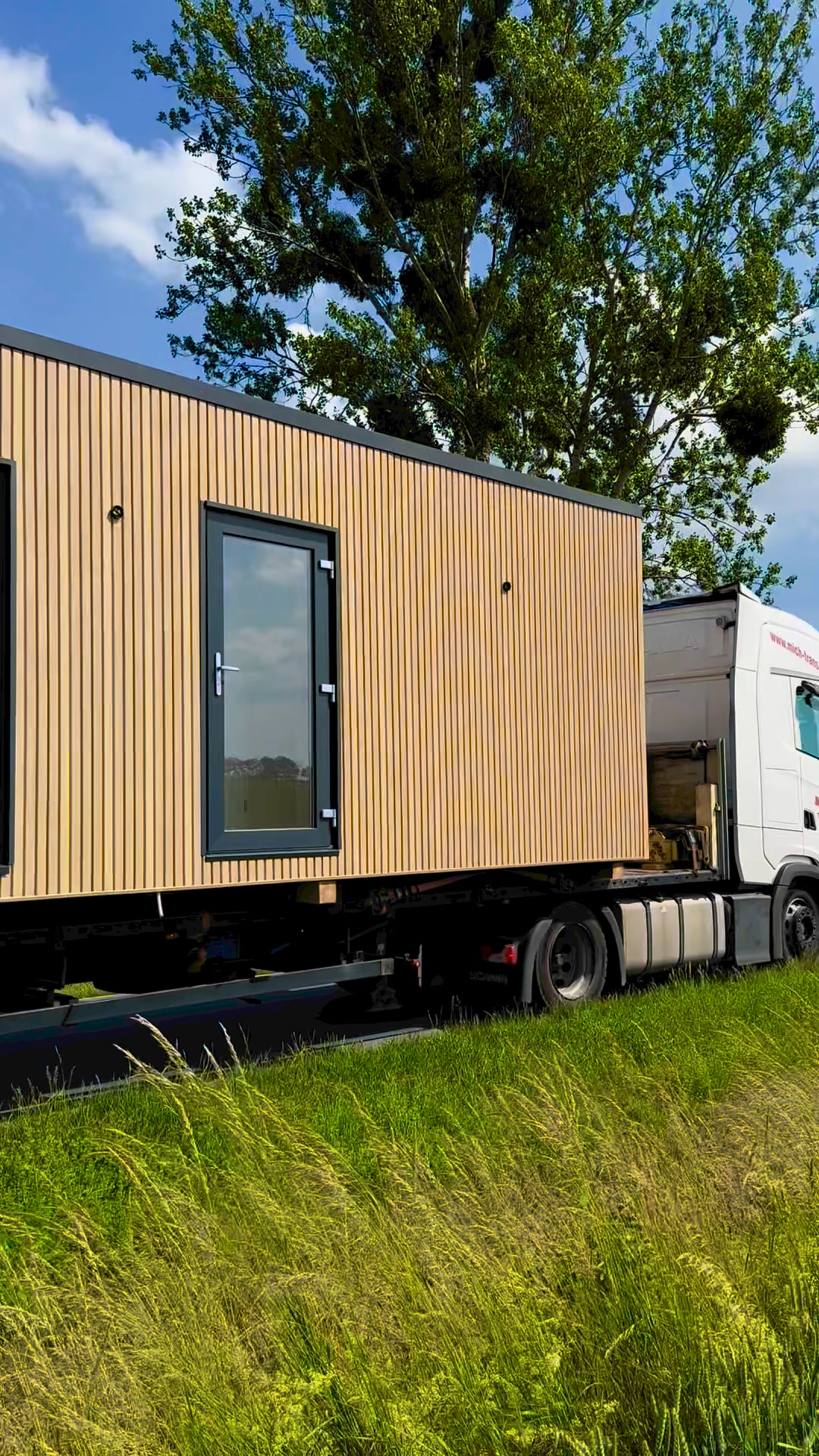 Best HD Pictures about  Elegantes Moritz Zielke Tiny House Ebenbild  with No AI Images