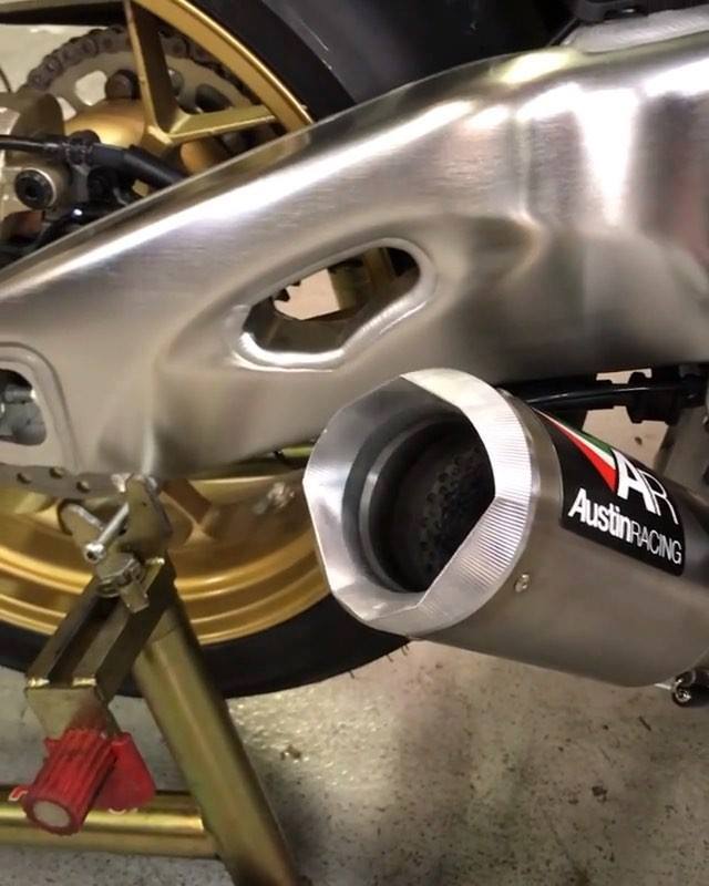 Honda CBR 1000RR with our GP1RR race spec tip sounding angry