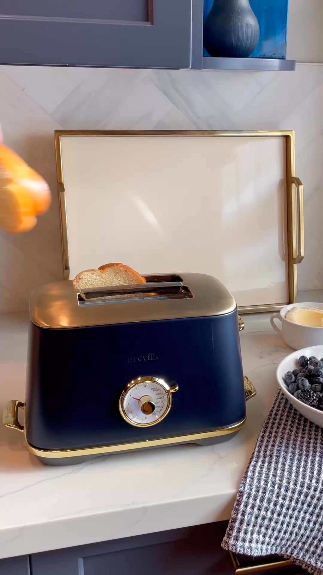 Introducing: Bernadotte kitchen appliances — a new collection that elevates the everyday. Carrying the coveted grooved design of the Bernadotte collection, the new kettle and toaster