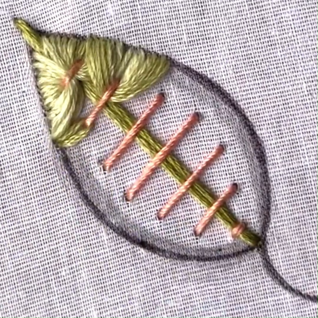 手縫い本畳草履カラス2の5白梅謹製刺繍花緒 超大特価早い者勝ち 