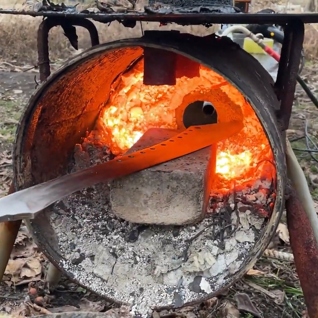Forging a Dao Sword From Junk | DIY & Crafts | Facebook