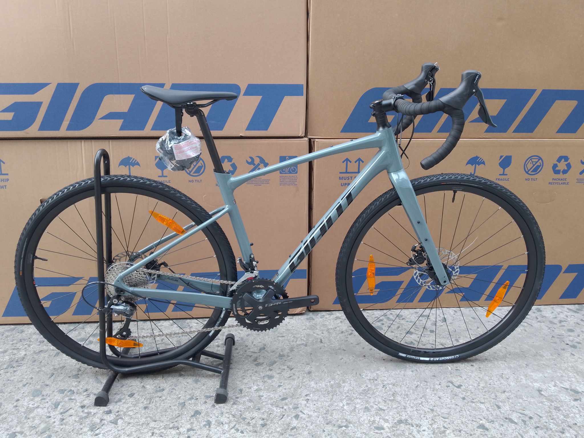 bianchi rennrad specialissima Comp Shimano 105 12S Pick a Frame and Lens Color Option::Pink goggle/Reactiv 1-3 High Contrast (light changing) lenses end.The 2021 Specialissma is EN 511 Rowe Industries - Wikipedia