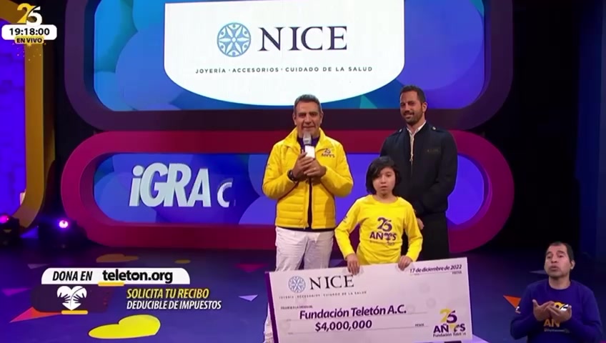 Nuestro CEO Alejandro Litchi hace entrega del cheque de donación a ...