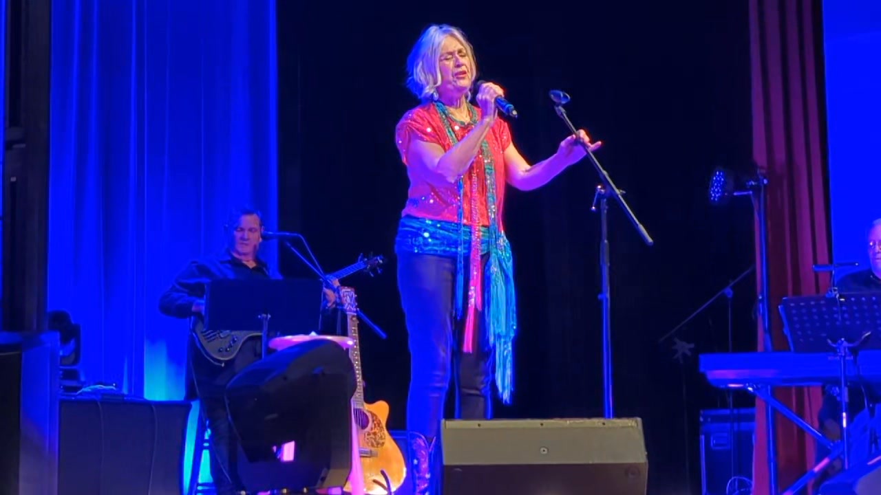 Concert Recap! Janie Fricke definitely puts the class in classic ...