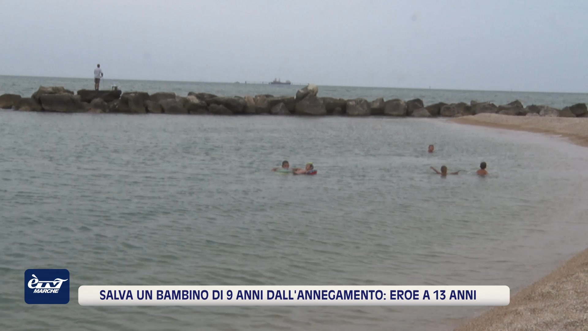 Falconara: salva un bambino di nove anni dall'annegamento. Il coraggio ...