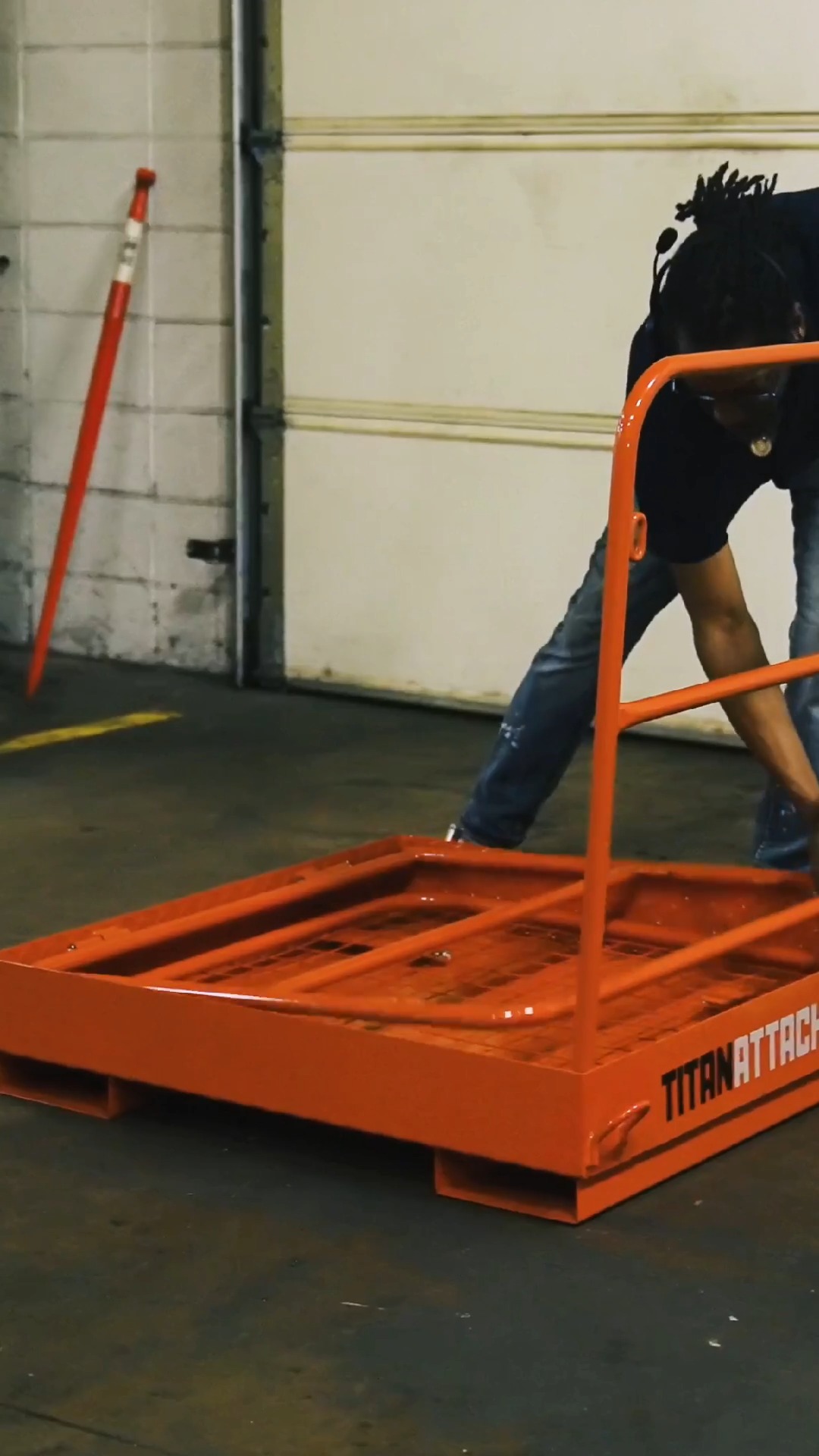 Stay safe at elevated heights with the Safety Cage Platform! Designed ...