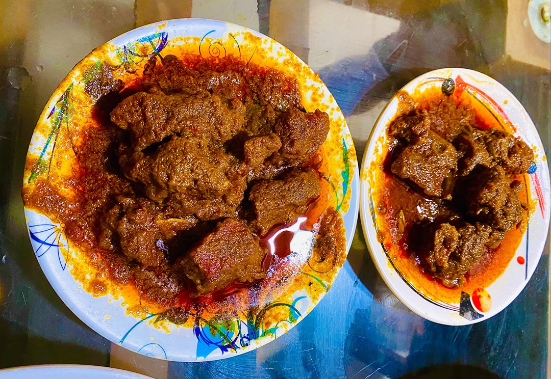 Aynal Vai er Goru Vuna - Famous Beef Bhuna - Uttara Aynal Hotel ©Street