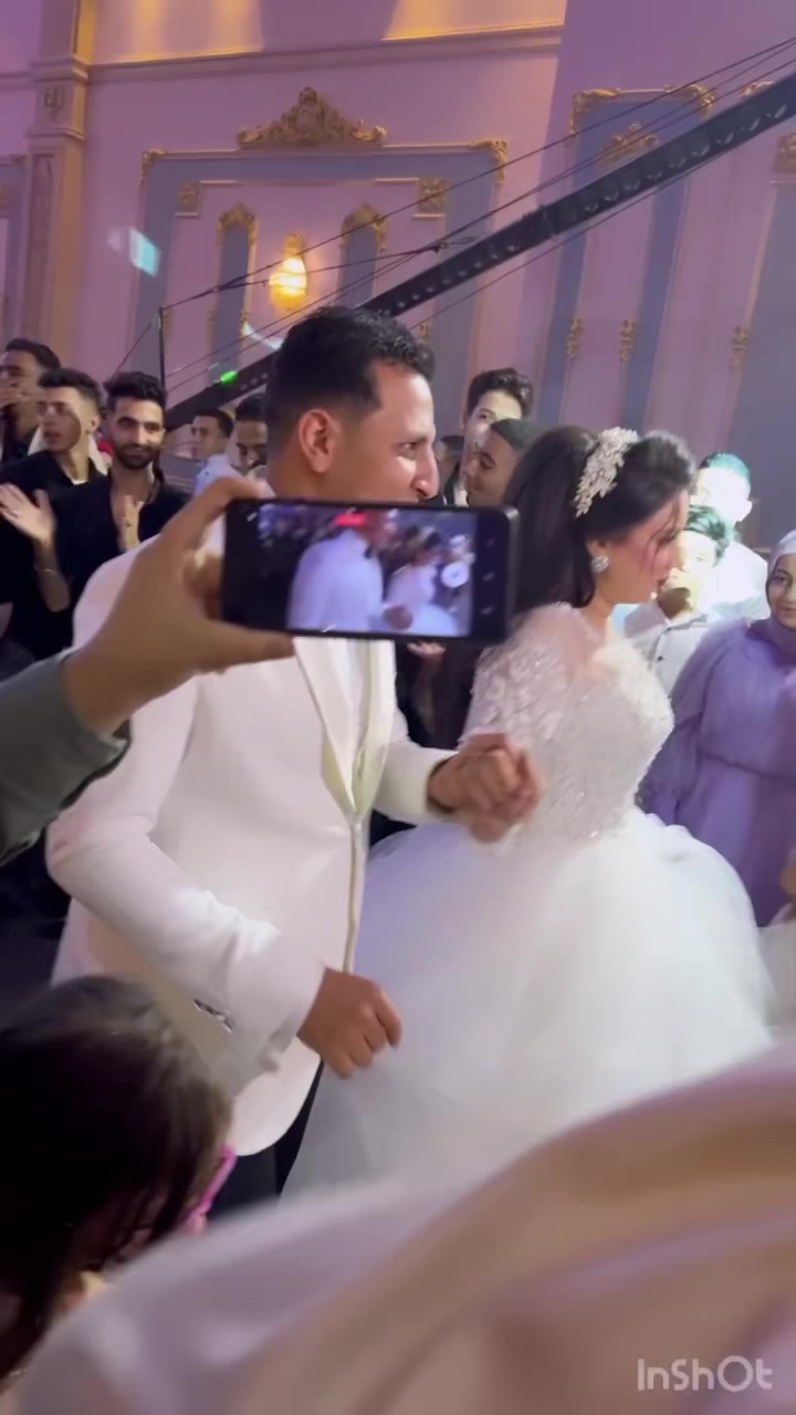 فرح اخو زوجي ربنا يسعده هو وزوجته الجميله ويباركلهم في حياتهم ♥️♥️♥️ ...