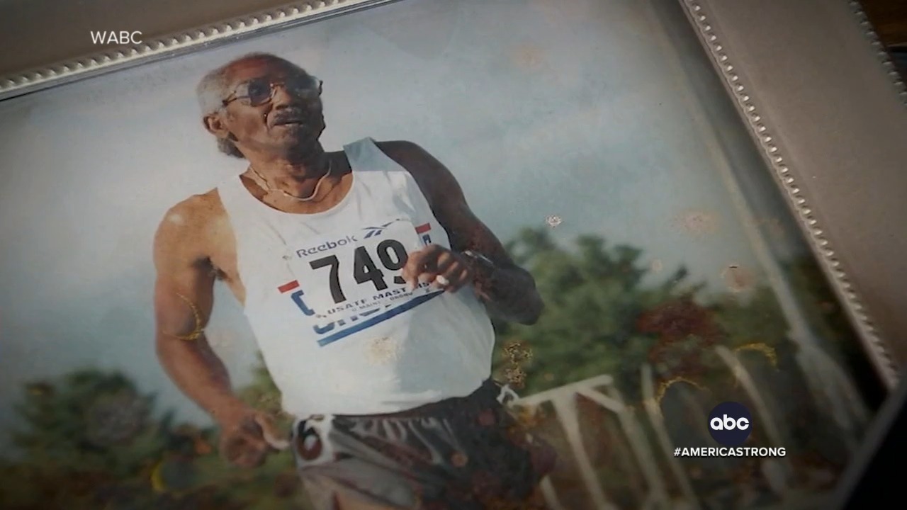 AMERICA STRONG: 100-year-old Lester Wright ran the 100 meter dash in ...