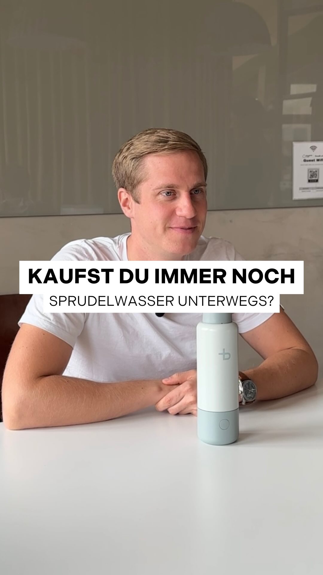 Kaufst du immer noch Sprudelwasser unterwegs? Echt? 😳 Wir haben DIE mobile Alternative entwickelt – die spark bottle! Mit ihr hast du immer und überall Sprudelwasser, ganz ohne Plastik. Einfach,