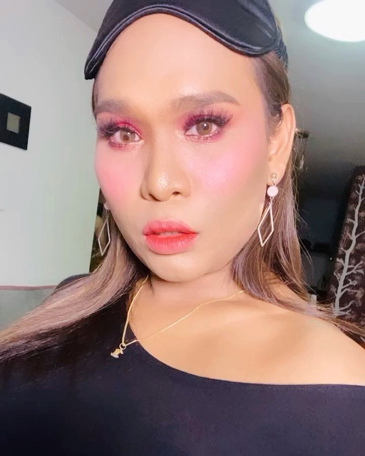 Mama pink pink di pagi raya. Nk bagi mata mak awat terbeliak tgok saya ...