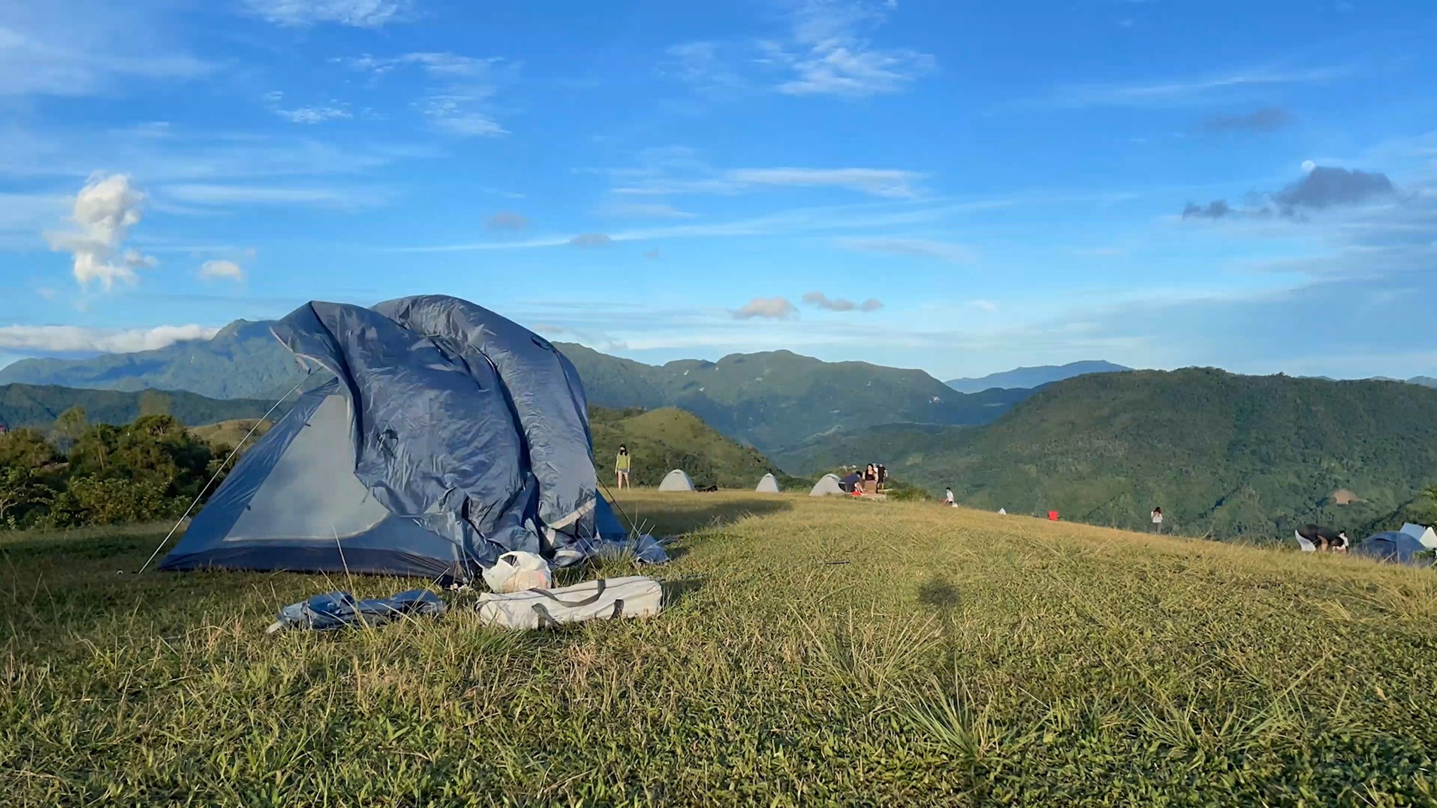 Camping setup with Naturehike Cloud Wild car side tent