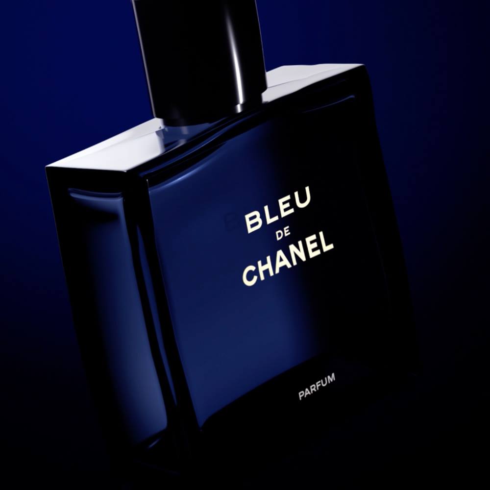 BLEU DE CHANEL Parfum. Una estela intensamente masculina. Ya