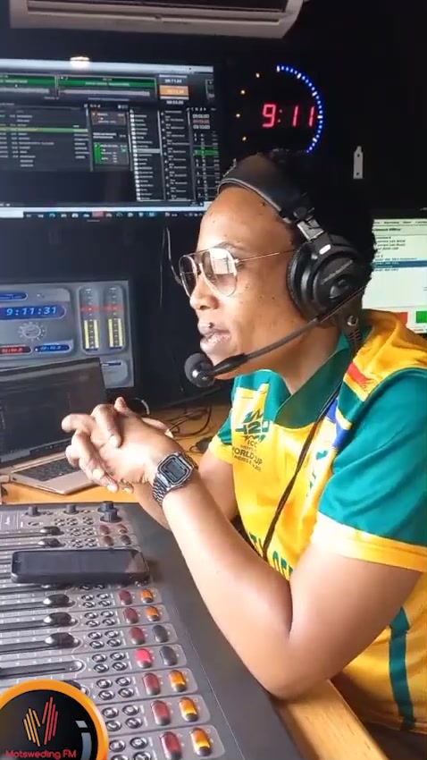 #Kgolo le Mokopi Molebatsi, botlhagisi ka Mpho 