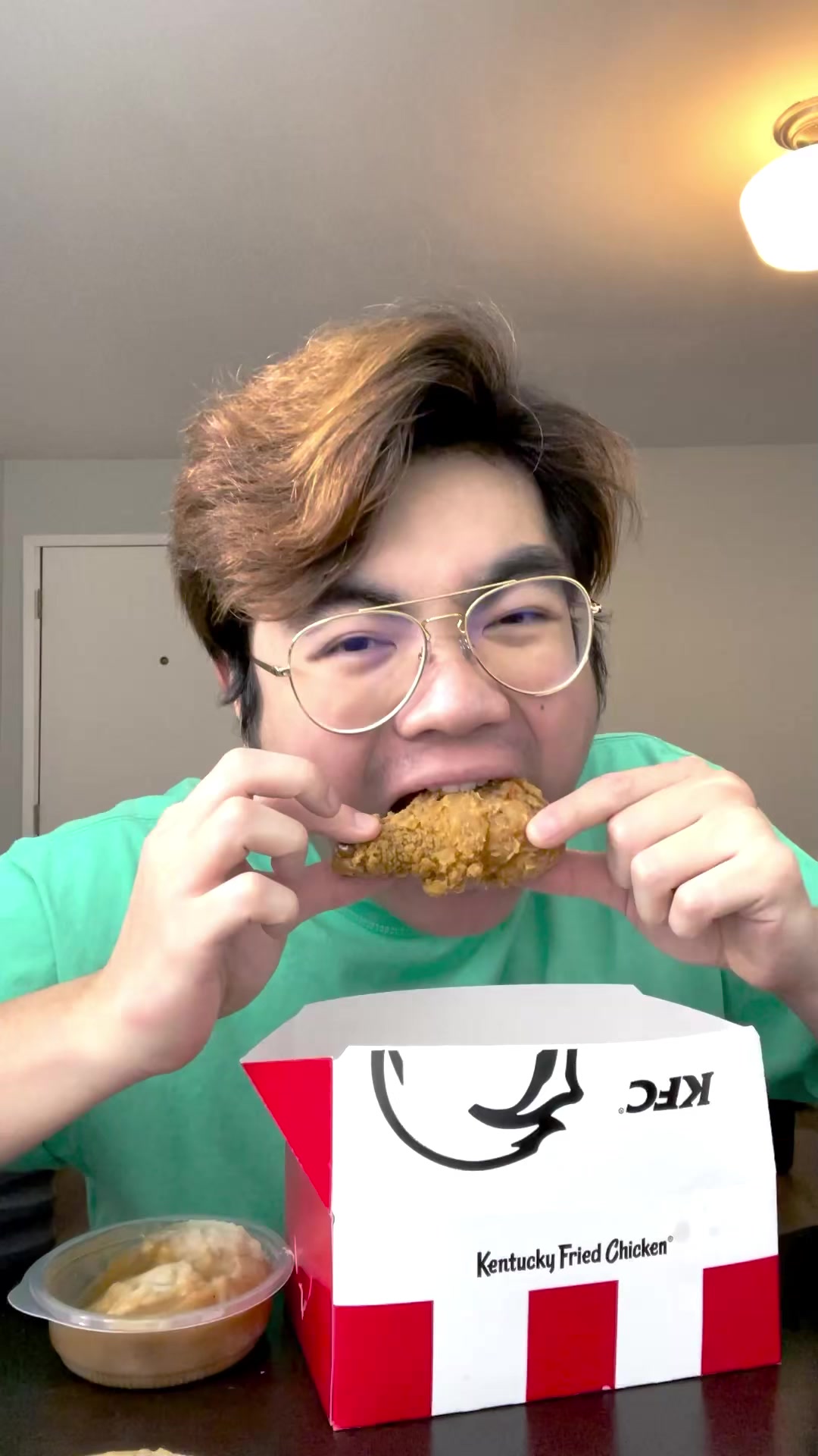 Pengalaman pertamaku cobain KFC di Amerika #kfc #mcdonald #kfcamerika # ...
