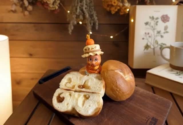 新品介紹 白巧金橘貝果🥯 -日本麵粉、發酵奶油、上白糖、橘皮醬、白巧克力、台灣茂谷柑。 茂谷柑與白巧酸甜的結合，恰如其分。 #高雄湖內 #台南 ...