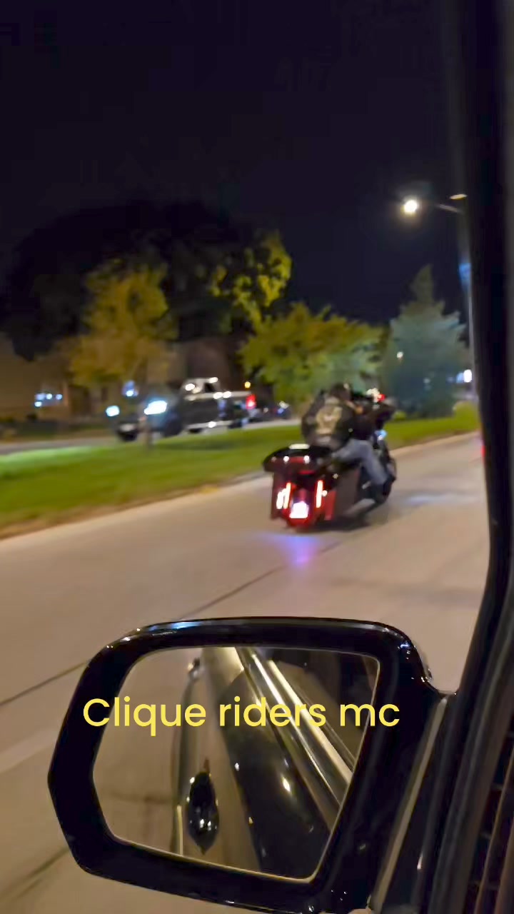 Clique riders outside #roadglide #roadking #bigwheels #bigwheelbagger # ...