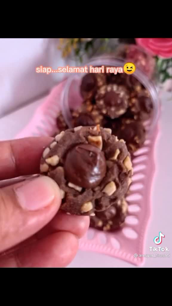 Zaman sekarang ni dah ada pelbagai jenis kuih raya. Kalau dekat ...