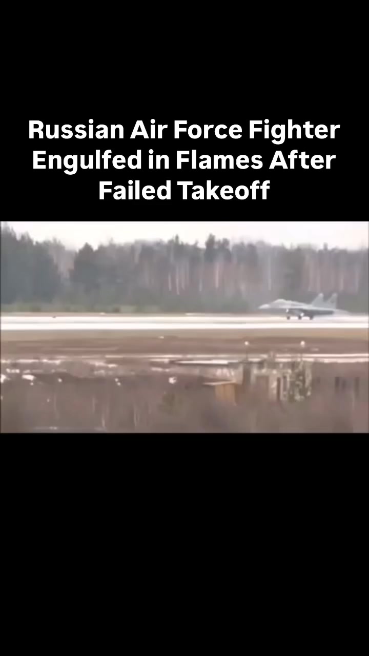 A dramatic video captures the moment a Russian Air Force fighter jet ...