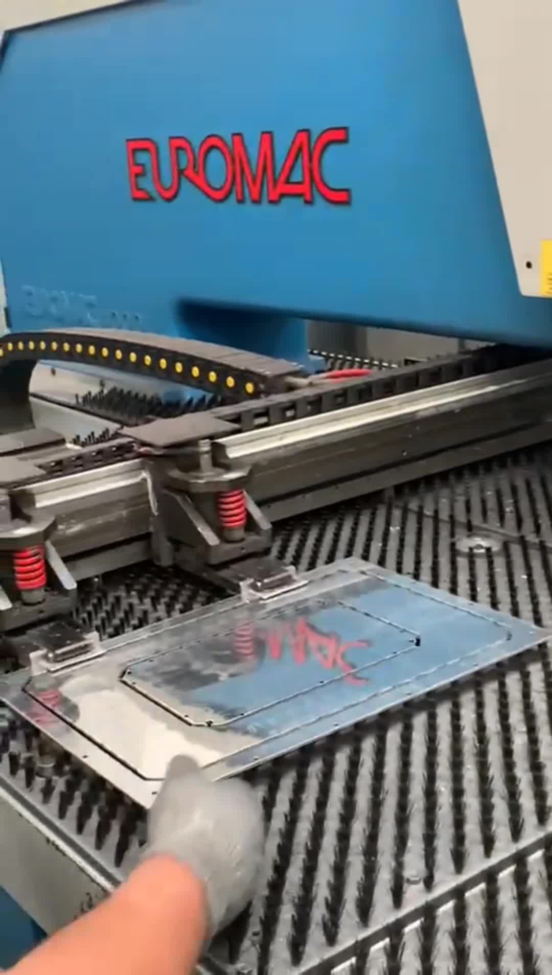A puncionadeira é um equipamento moderno que garante maior rapidez