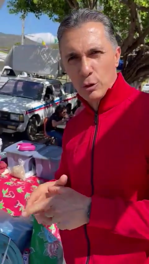 El famoso portero Adolfo Ríos ⚽️ de visita por Tonalá, pasó a echarse ...