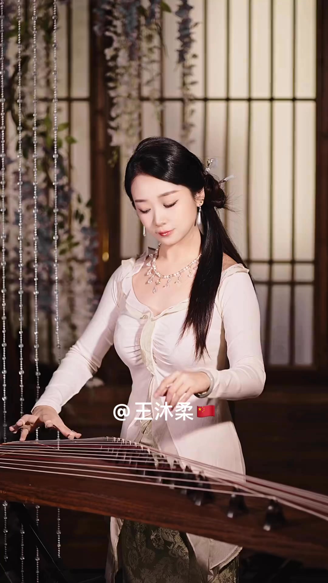 It's my problem to miss the old #Guzheng #Chinese traditional