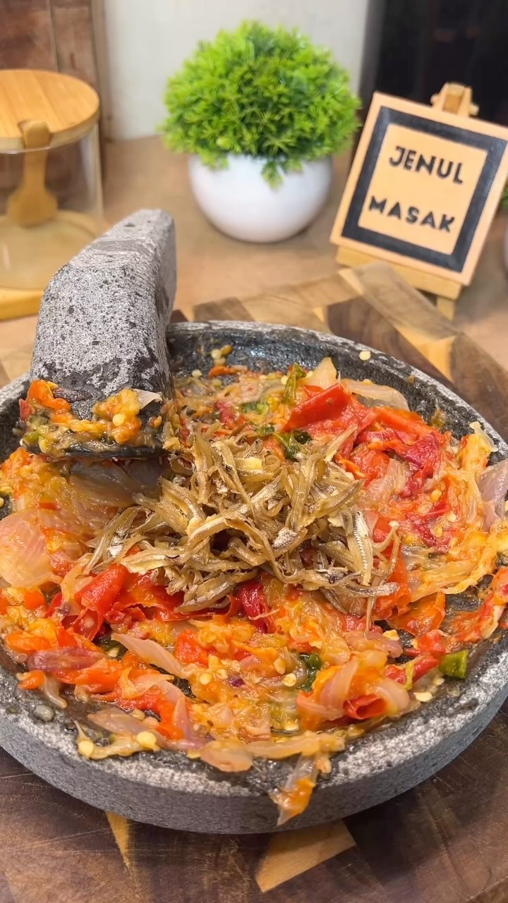 Sambal Totok Jawa 1. Cili Merah 2. Bawang Merah Besar 3. Cili Padi ...